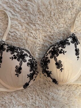 Victoria's Secret Cream Bra with Black Floral Lace